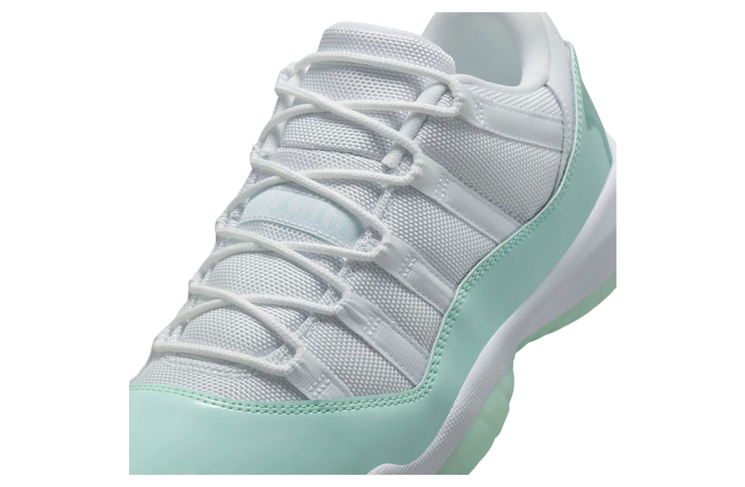 11 Low WMNS Igloo